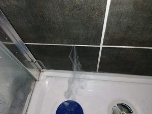 recherche et détection de fuite dans salle de bain