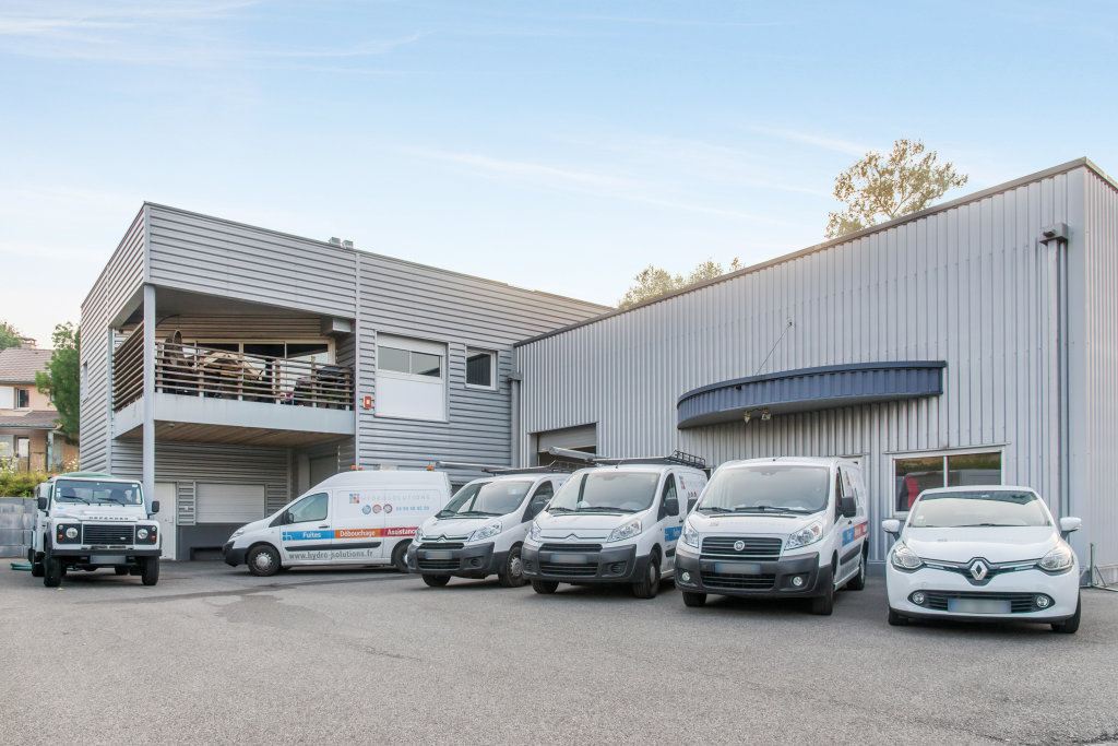 Hydrosolutions – Débouchage et curage de canalisation à Annecy Equipe Dtech Fuites - technicien, assistantes